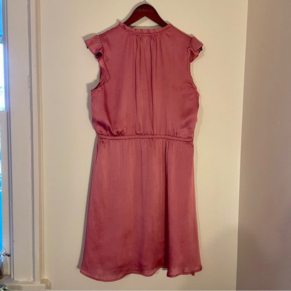 🔥 Old Navy | Mauve Waist-Defined Crinkle-Chiffon Ruffle-Sleeve Dress Large - Picture 5 of 9